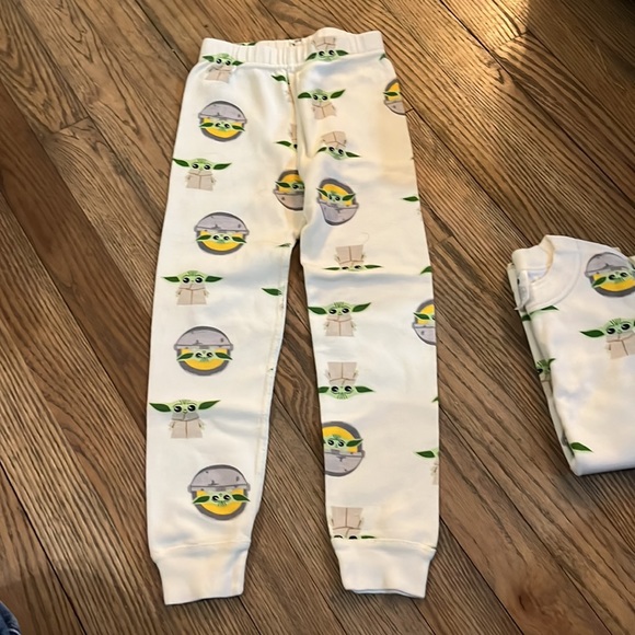 HA Star Wars Yoda pjs size 100cm/ 4 EUC - Picture 6 of 10